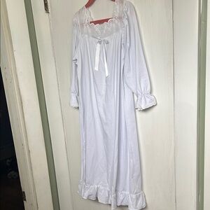 Charming White Kids Nightgown